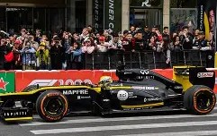 爱游戏APP-F1赛场再起风云：江汉鲨队队失利海滨独角兽队，赛场气氛火爆新人首发惊艳